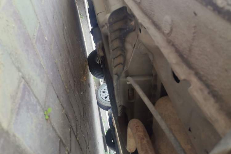 Used Chevrolet Aveo Sonic 2011 Sedan 1.4L MT SL Chassis Rear Left