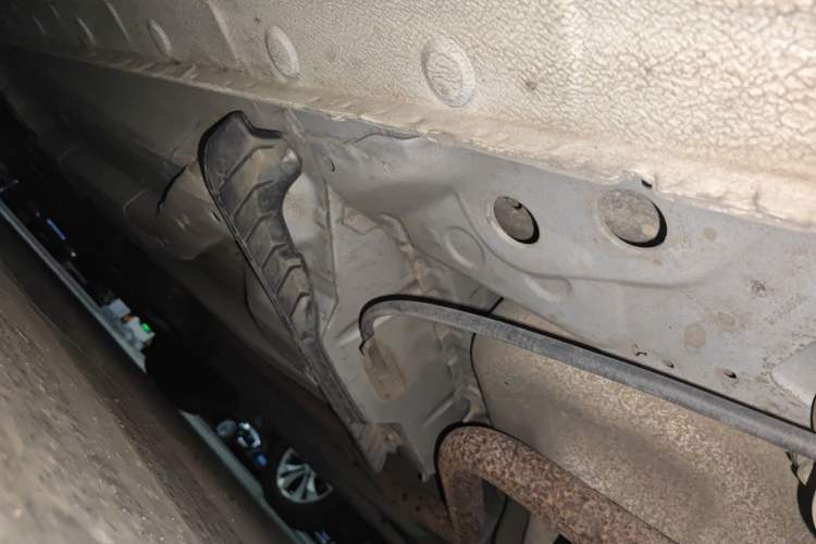 Used Chevrolet Aveo Sonic 2011 Sedan 1.4L MT SL Chassis Rear Left