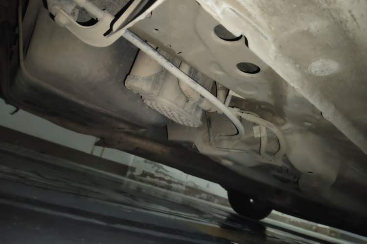 Used Chevrolet Aveo Sonic 2011 Sedan 1.4L MT SL Chassis Rear Right
