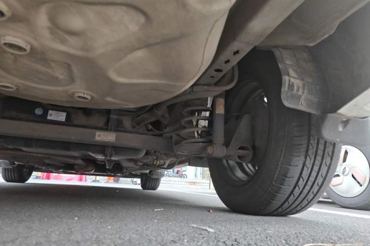 Used Chevrolet Aveo Sonic 2011 Sedan 1.4L MT SL Chassis Rear Right