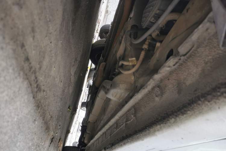 Used Chevrolet Aveo Sonic 2011 Sedan 1.4L MT SL Chassis Rear Right