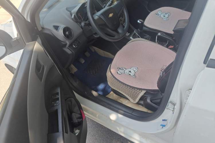 Used Chevrolet Aveo Sonic 2011 Sedan 1.4L MT SL Driver Seat