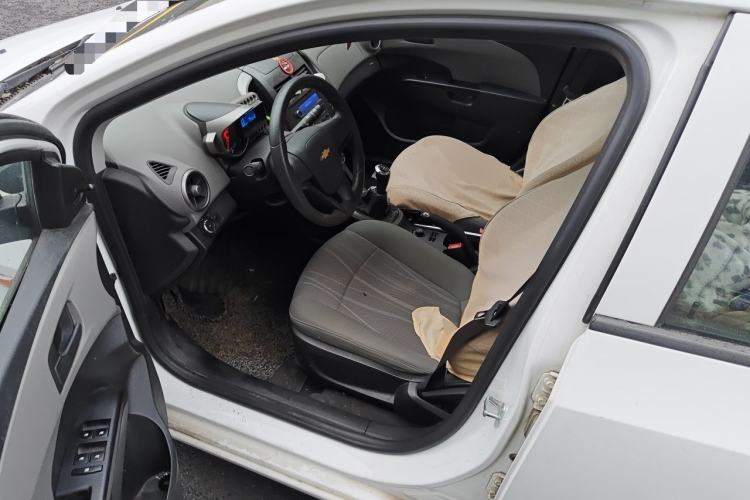Used Chevrolet Aveo Sonic 2011 Sedan 1.4L MT SL Driver Seat