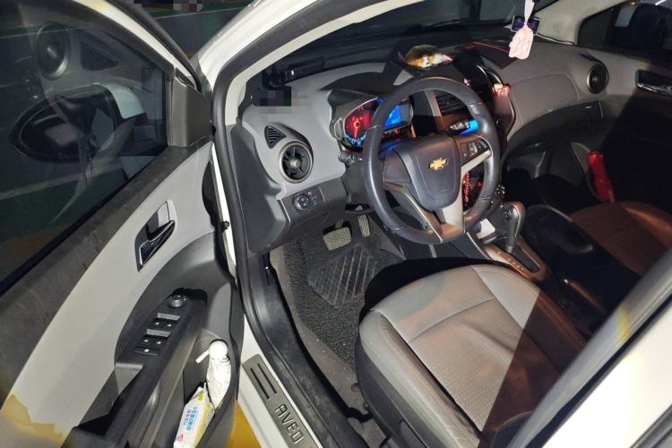 Used Chevrolet Aveo Sonic 2011 Hatchback 1.6L AT SX Driver Seat