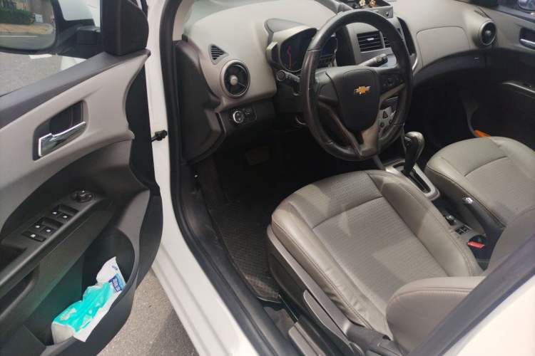 Used Chevrolet Aveo Sonic 2011 Hatchback 1.6L AT SX Driver Seat