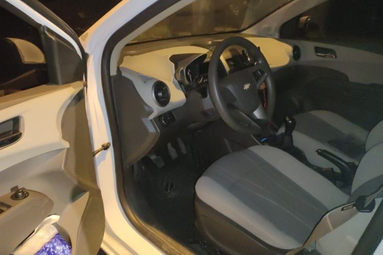 Used Chevrolet Aveo Sonic 2011 Sedan 1.4L Manual Transmission SE Driver Seat