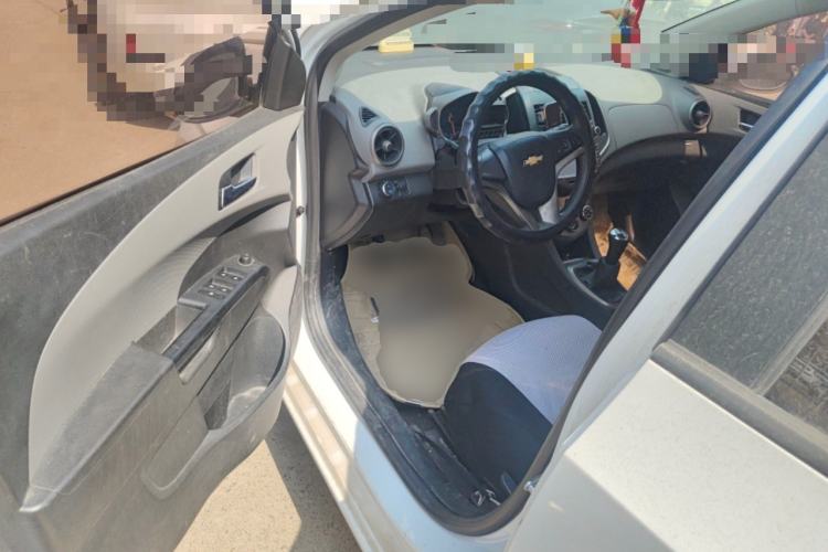 Used Chevrolet Aveo Sonic 2011 Sedan 1.4L MT SL Driver Seat