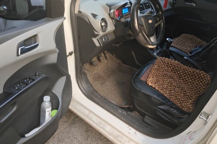 Used Chevrolet Aveo Sonic 2011 Sedan 1.4L Manual Transmission SE Driver Seat