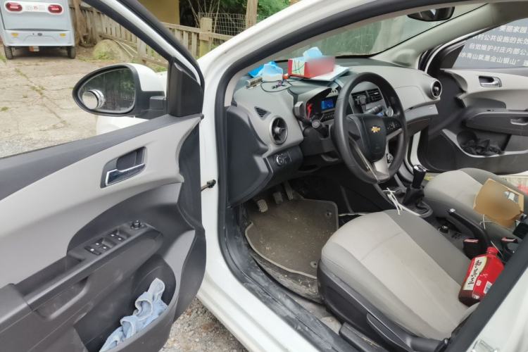 Used Chevrolet Aveo Sonic 2011 Sedan 1.4L Manual Transmission SE Driver Seat