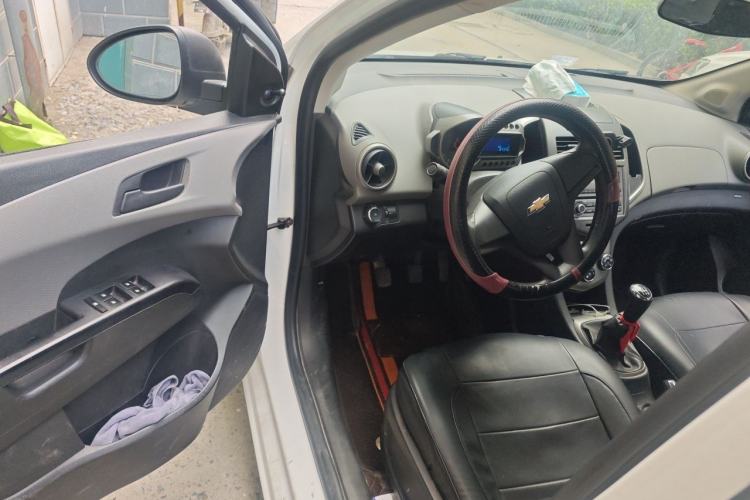 Used Chevrolet Aveo Sonic 2011 Sedan 1.4L MT SL Driver Seat