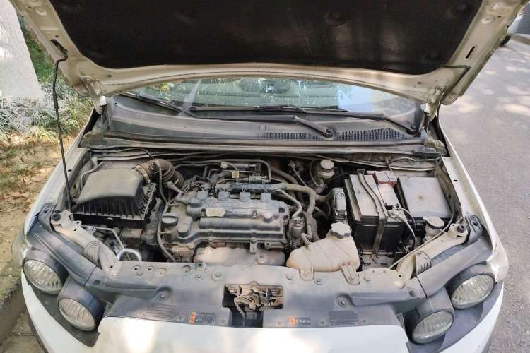 Used Chevrolet Aveo Sonic 2011 Sedan 1.4L Automatic SL Engine Bay