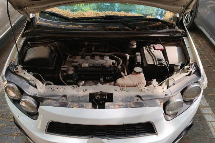 Used Chevrolet Aveo Sonic 2011 Sedan 1.4L Manual Transmission SE Engine Bay