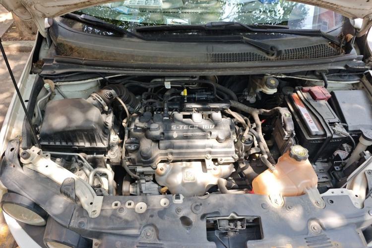 Used Chevrolet Aveo Sonic 2011 Sedan 1.4L MT SL Engine Bay