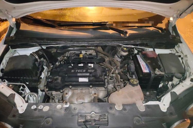 Used Chevrolet Aveo Sonic 2011 Sedan 1.4L Manual Transmission SE Engine Bay