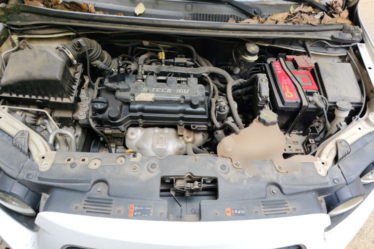 Used Chevrolet Aveo Sonic 2011 Sedan 1.4L MT SL Engine Bay