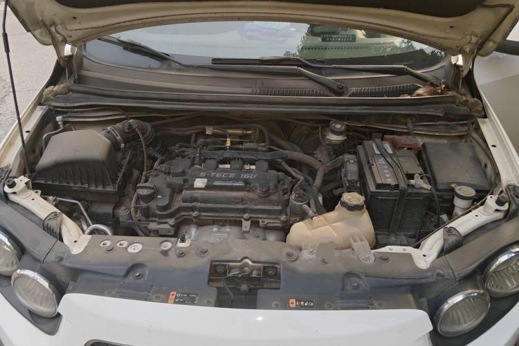 Used Chevrolet Aveo Sonic 2011 Sedan 1.4L Manual Transmission SE Engine Bay