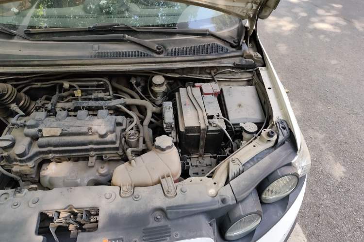 Used Chevrolet Aveo Sonic 2011 Sedan 1.4L Automatic SL Engine Bay Left