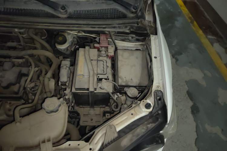 Used Chevrolet Aveo Sonic 2011 Sedan 1.4L MT SL Engine Bay Left