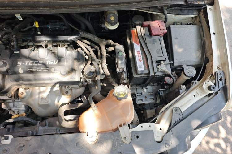 Used Chevrolet Aveo Sonic 2011 Sedan 1.4L MT SL Engine Bay Left