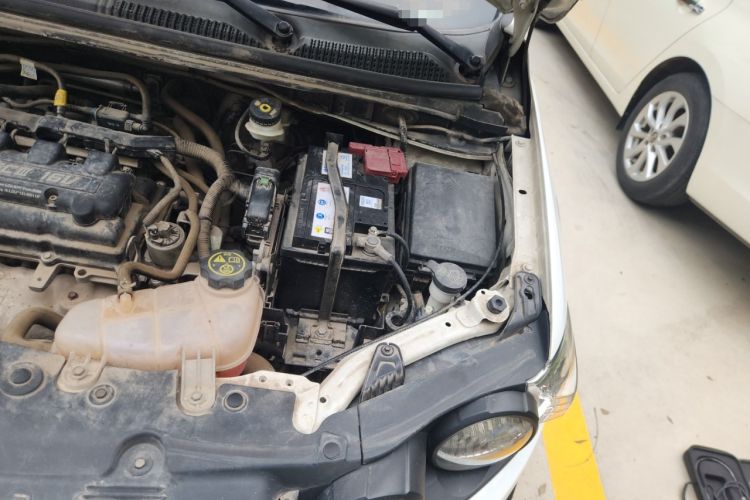 Used Chevrolet Aveo Sonic 2011 Sedan 1.4L MT SL Engine Bay Left