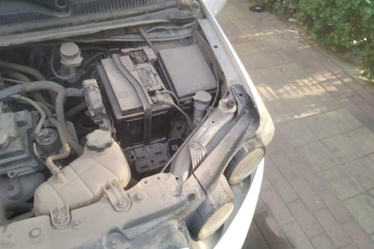 Used Chevrolet Aveo Sonic 2011 Sedan 1.4L MT SL Engine Bay Left