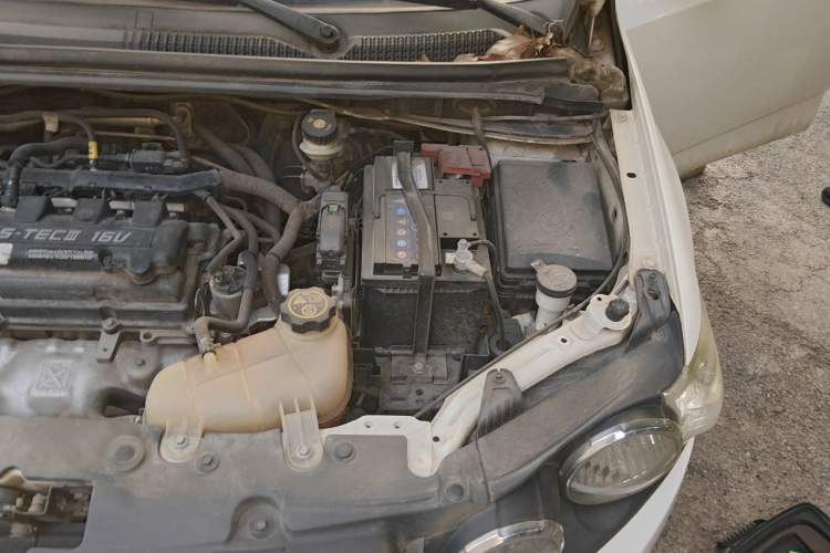 Used Chevrolet Aveo Sonic 2011 Sedan 1.4L Manual Transmission SE Engine Bay Left