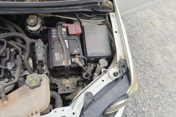 Used Chevrolet Aveo Sonic 2011 Sedan 1.4L Manual Transmission SE Engine Bay Left
