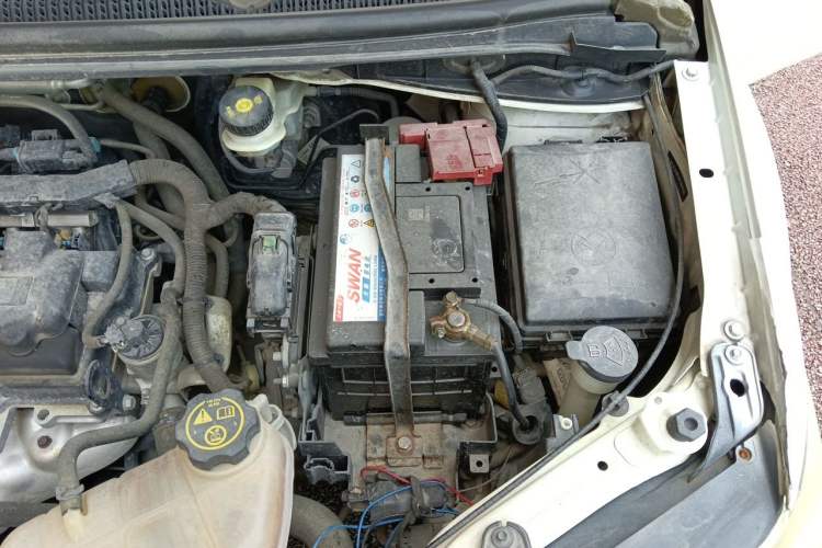 Used Chevrolet Aveo Sonic 2011 Sedan 1.4L MT SL Engine Bay Left