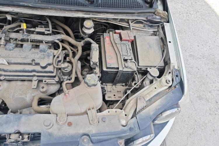 Used Chevrolet Aveo Sonic 2011 Sedan 1.4L Manual Transmission SE Engine Bay Left