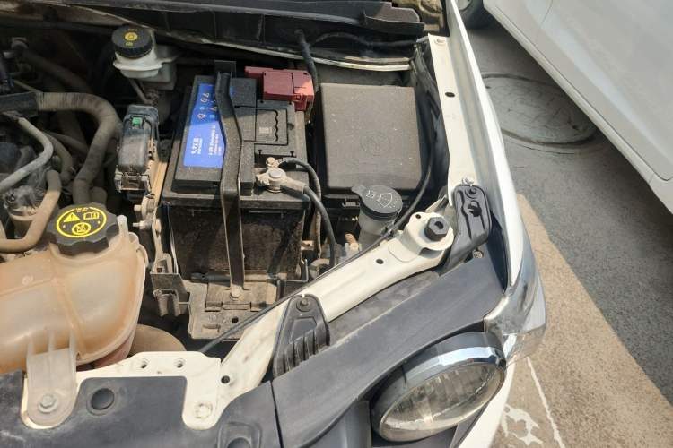 Used Chevrolet Aveo Sonic 2011 Sedan 1.4L Manual Transmission SE Engine Bay Left