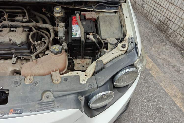 Used Chevrolet Aveo Sonic 2011 Hatchback 1.4L Automatic SE Engine Bay Left