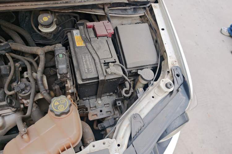 Used Chevrolet Aveo Sonic 2011 Sedan 1.4L MT SL Engine Bay Left