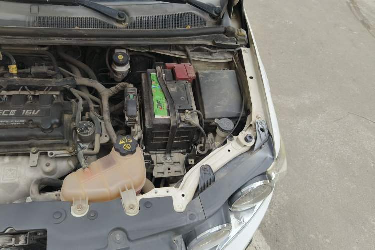 Used Chevrolet Aveo Sonic 2011 Sedan 1.4L MT SL Engine Bay Left