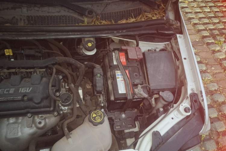 Used Chevrolet Aveo Sonic 2011 Sedan 1.4L MT SL Engine Bay Left