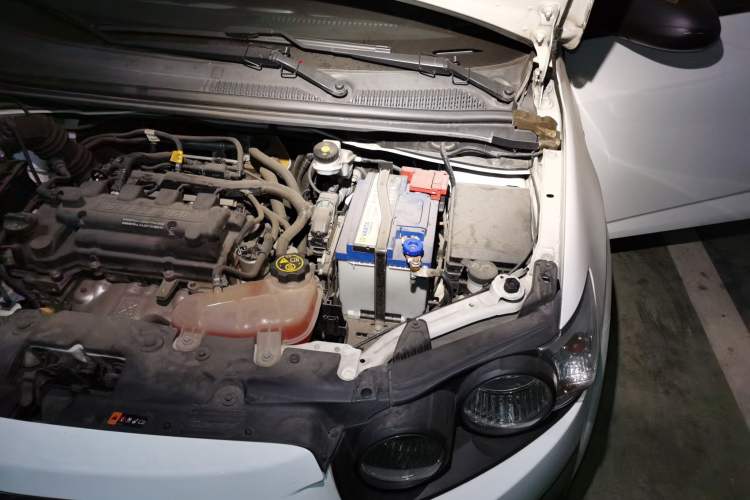 Used Chevrolet Aveo Sonic 2011 Sedan 1.4L MT SL Engine Bay Left