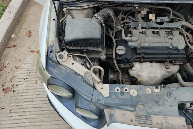 Used Chevrolet Aveo Sonic 2011 Sedan 1.4L MT SL Engine Bay Right