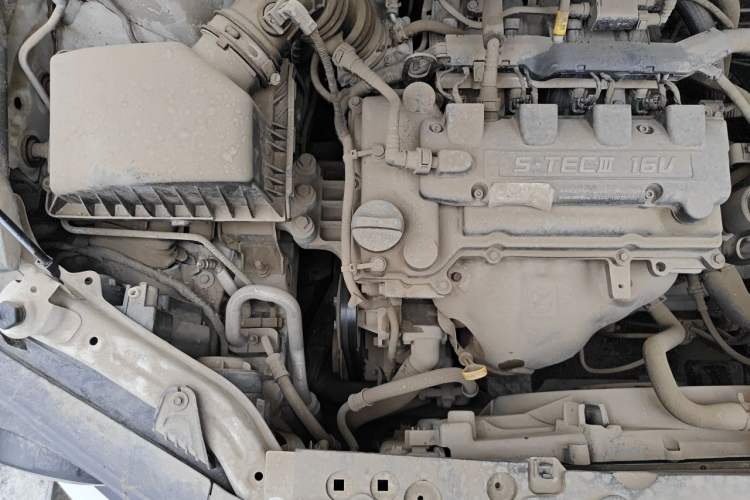 Used Chevrolet Aveo Sonic 2011 Sedan 1.4L MT SL Engine Bay Right