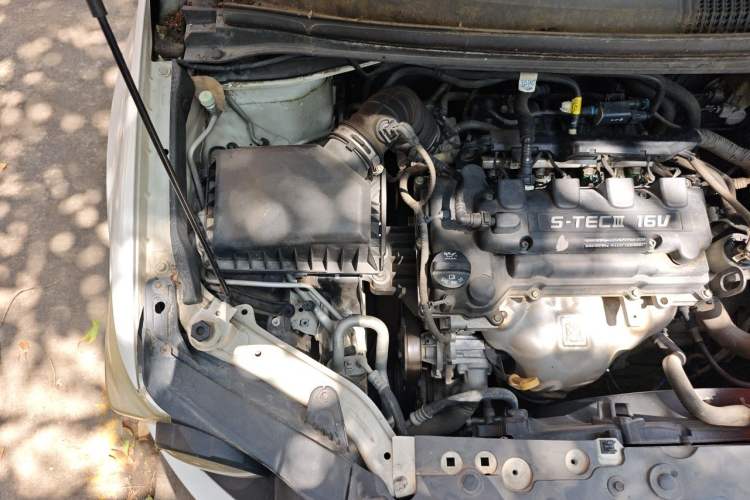 Used Chevrolet Aveo Sonic 2011 Sedan 1.4L MT SL Engine Bay Right