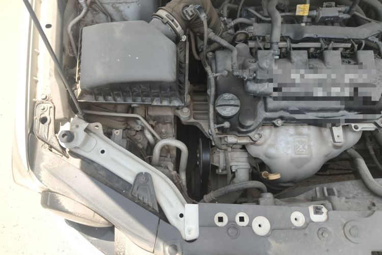Used Chevrolet Aveo Sonic 2011 Sedan 1.4L MT SL Engine Bay Right