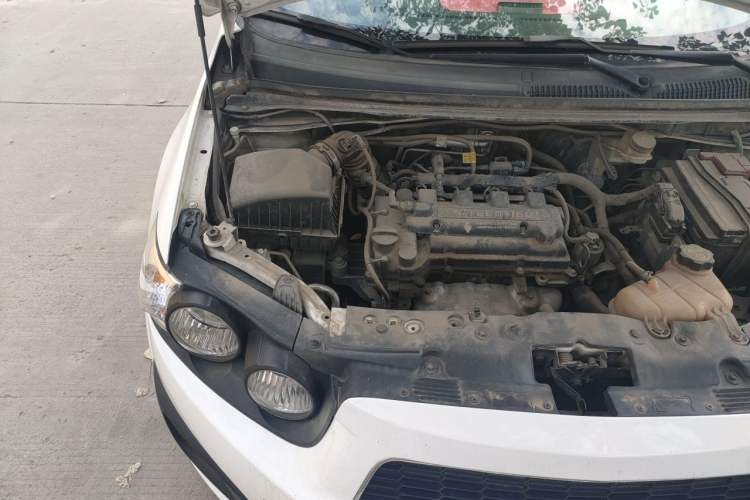 Used Chevrolet Aveo Sonic 2011 Sedan 1.4L MT SL Engine Bay Right