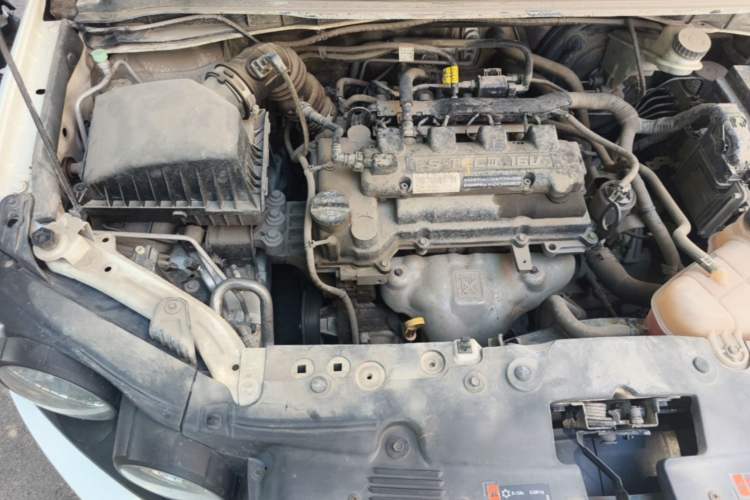 Used Chevrolet Aveo Sonic 2011 Sedan 1.4L MT SL Engine Bay Right