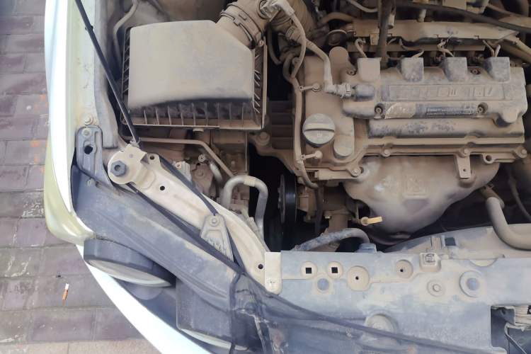 Used Chevrolet Aveo Sonic 2011 Sedan 1.4L MT SL Engine Bay Right