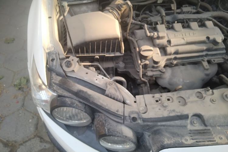 Used Chevrolet Aveo Sonic 2011 Sedan 1.4L MT SL Engine Bay Right