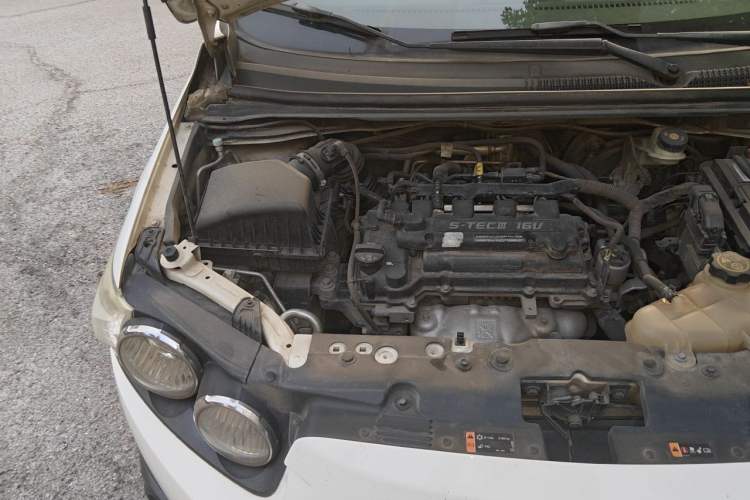 Used Chevrolet Aveo Sonic 2011 Sedan 1.4L Manual Transmission SE Engine Bay Right
