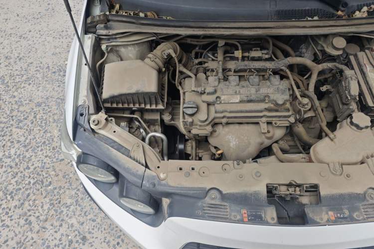 Used Chevrolet Aveo Sonic 2011 Sedan 1.4L MT SL Engine Bay Right