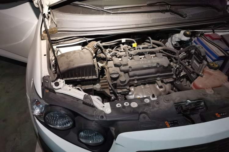 Used Chevrolet Aveo Sonic 2011 Sedan 1.4L MT SL Engine Bay Right
