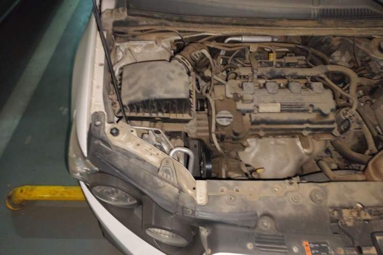Used Chevrolet Aveo Sonic 2011 Sedan 1.4L MT SL Engine Bay Right
