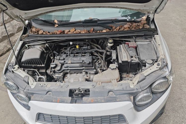 Used Chevrolet Aveo Sonic 2011 Sedan 1.4L Manual Transmission SE Engine Bay
