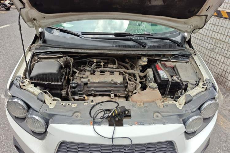 Used Chevrolet Aveo Sonic 2011 Hatchback 1.4L Automatic SE Engine Bay