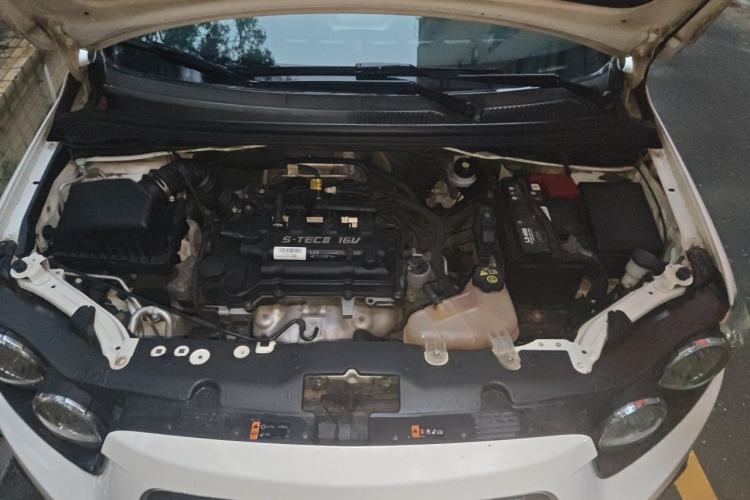 Used Chevrolet Aveo Sonic 2011 Hatchback 1.4L MT SL Engine Bay